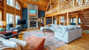 Smart TV, fireplace, DVD player - Designer Mountain Lodge w/ Panoramic Views & Sauna (McHenry)