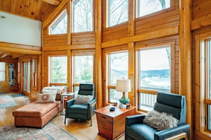 Smart TV, fireplace, DVD player