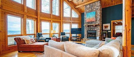 Smart TV, fireplace, DVD player