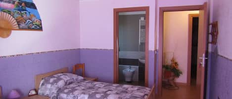 Twin Room, Ensuite | Bathroom