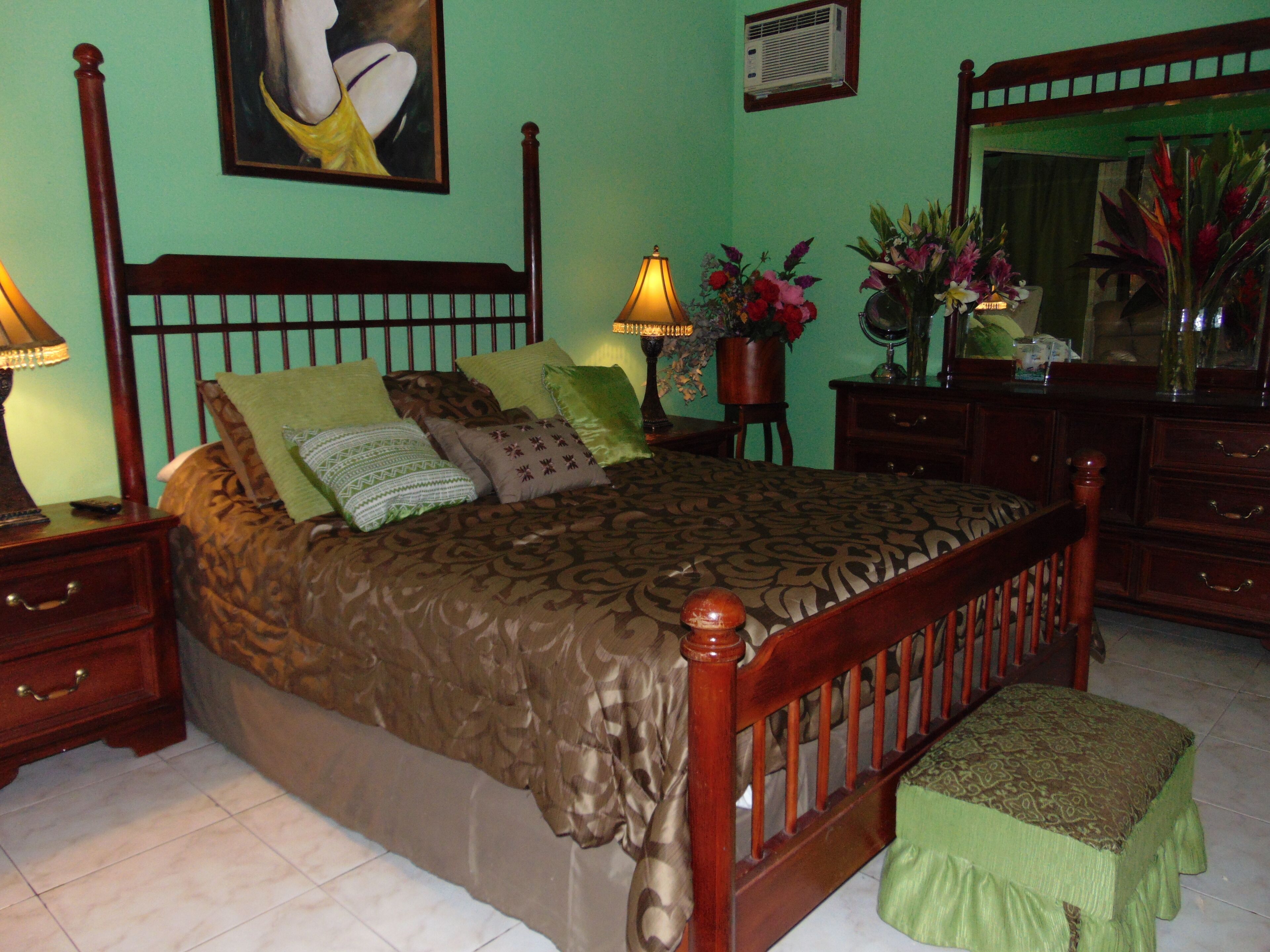 23 bedrooms, in-room safe, desk, free WiFi