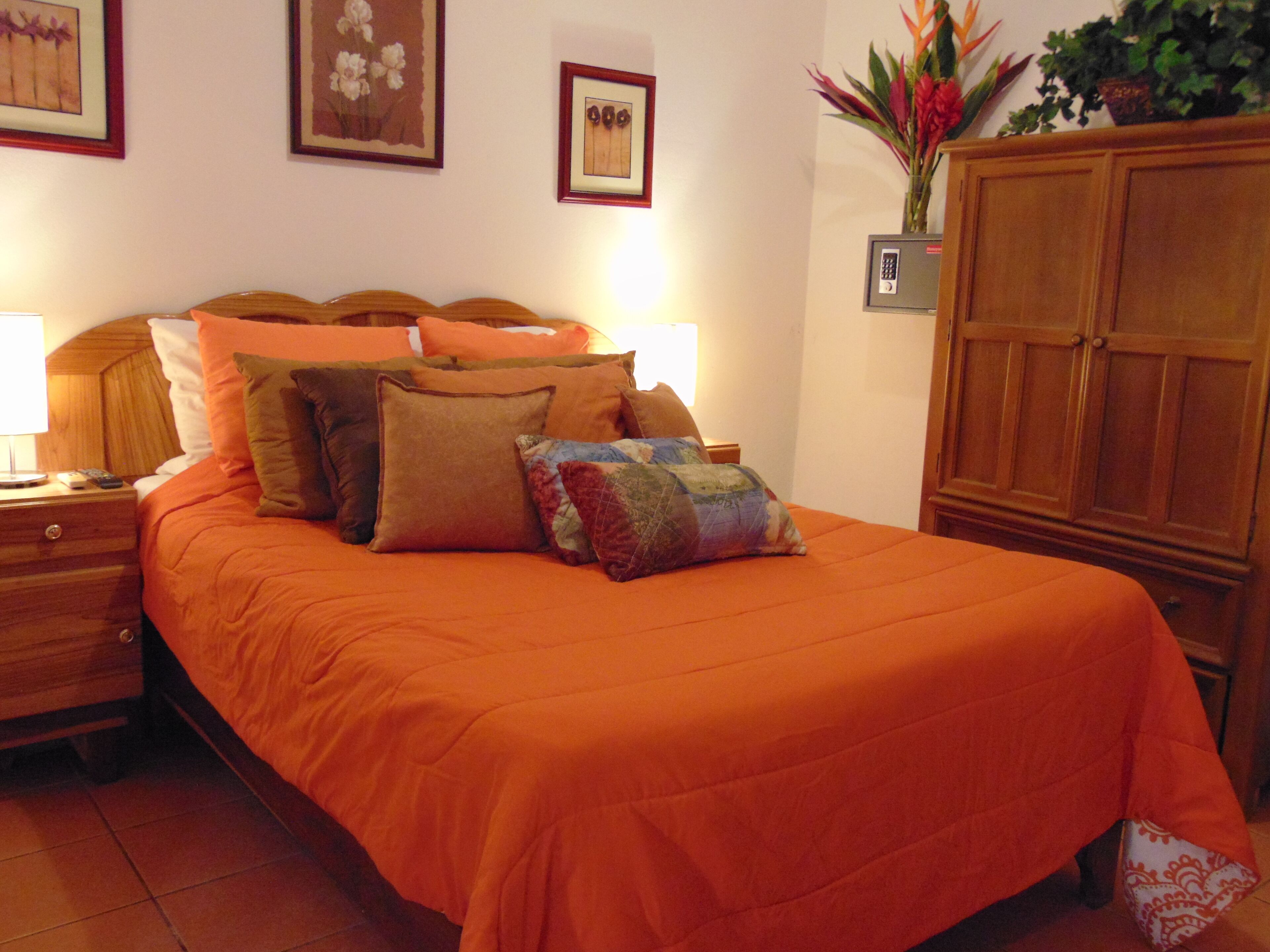 23 bedrooms, in-room safe, desk, free WiFi