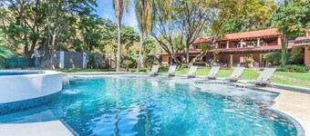 Unik, Hacienda stil. Oförglömlig upplevelse, stor tjänst, upp till 31 Person