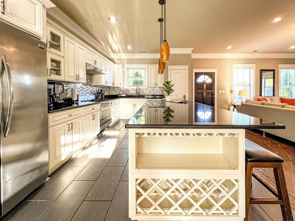 Fridge, microwave, oven, stovetop - New House w/ Penthouse in 12 South, by Belmont/Vanderbilt. 5 minutes to Broadway (Nashville)