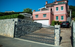 Exterior - One-Bedroom Apartment**** in Villa MARID  (Opatija)