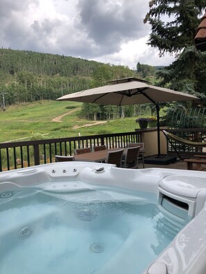 Outdoor spa tub - Prime Ski In/Ski Out Townhouse, Steps to the Village, Sleeps 8, License # 000976 (Mountain Village)