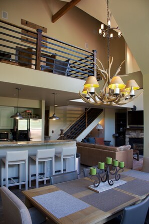 Dining - Prime Ski In/Ski Out Townhouse, Steps to the Village, Sleeps 8, License # 000976 (Mountain Village)