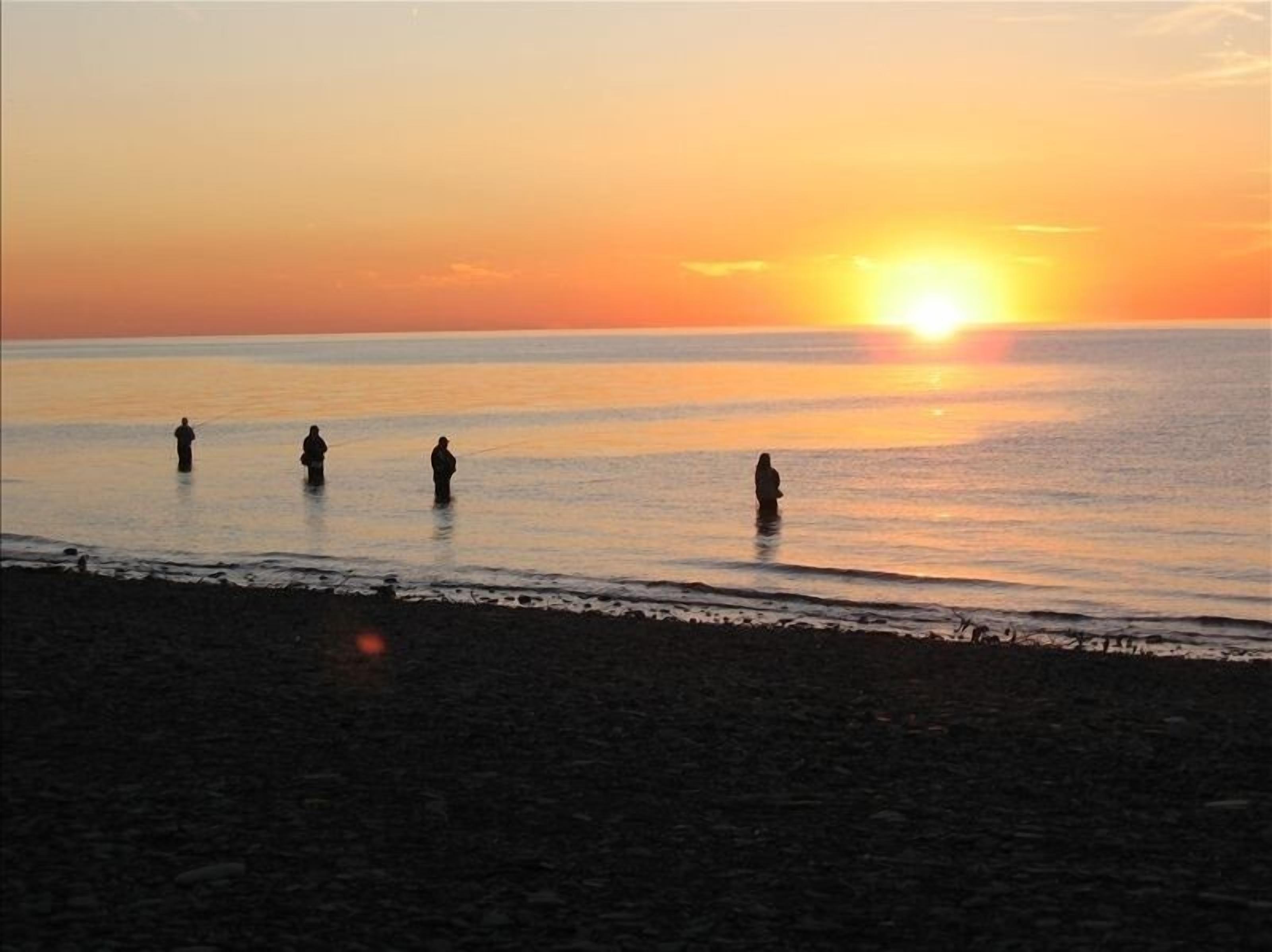 在海滩、沙滩椅