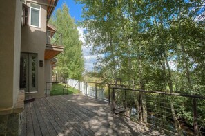 Property grounds - 6BR Three Kings Luxury Home, Walk to Lifts (Park City)