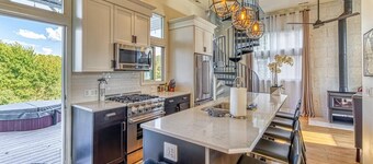 Smart Home, direct Beach Dunes Nat’l Park access, luxury amenities