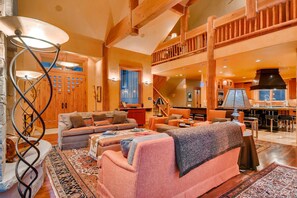 Televisie en een open haard