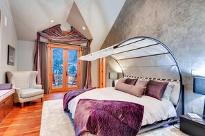 5 slaapkamers, een strijkplank/strijkijzer, gratis wifi, beddengoed