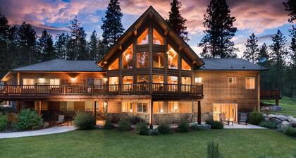 Kaunis eristäytynyt hirsitalo 5 minuutin päässä kaupungin.