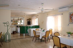 Bar (on property) - Residence Yipene (Ouagadougou)