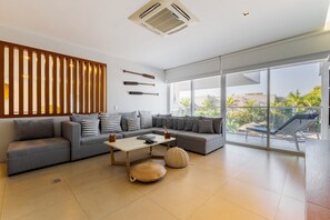 TV, books, stereo, offices - Capitalia - Tres Mares Beachfront Oasis (Puerto Vallarta)