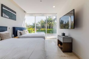 4 bedrooms, in-room safe, desk, iron/ironing board