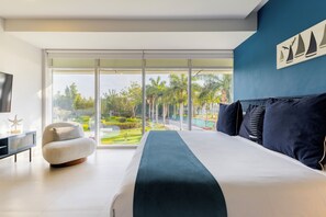 4 bedrooms, in-room safe, desk, iron/ironing board - Capitalia - Tres Mares Beachfront Oasis (Puerto Vallarta)