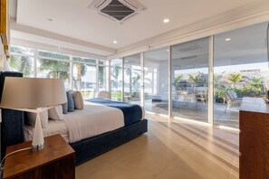 4 bedrooms, in-room safe, desk, iron/ironing board - Capitalia - Tres Mares Beachfront Oasis (Puerto Vallarta)