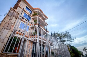 Front of property - L L Apartments (Kampala)
