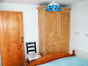 2 chambres, fer et planche Ă repasser, Wi-Fi, draps fournis