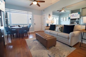 Interior - La Playa Beach Front Beauty! (Folly Beach)