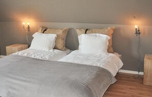 6 bedrooms, travel cot, free WiFi