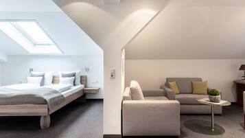 1 bedroom, hypo-allergenic bedding, minibar, in-room safe