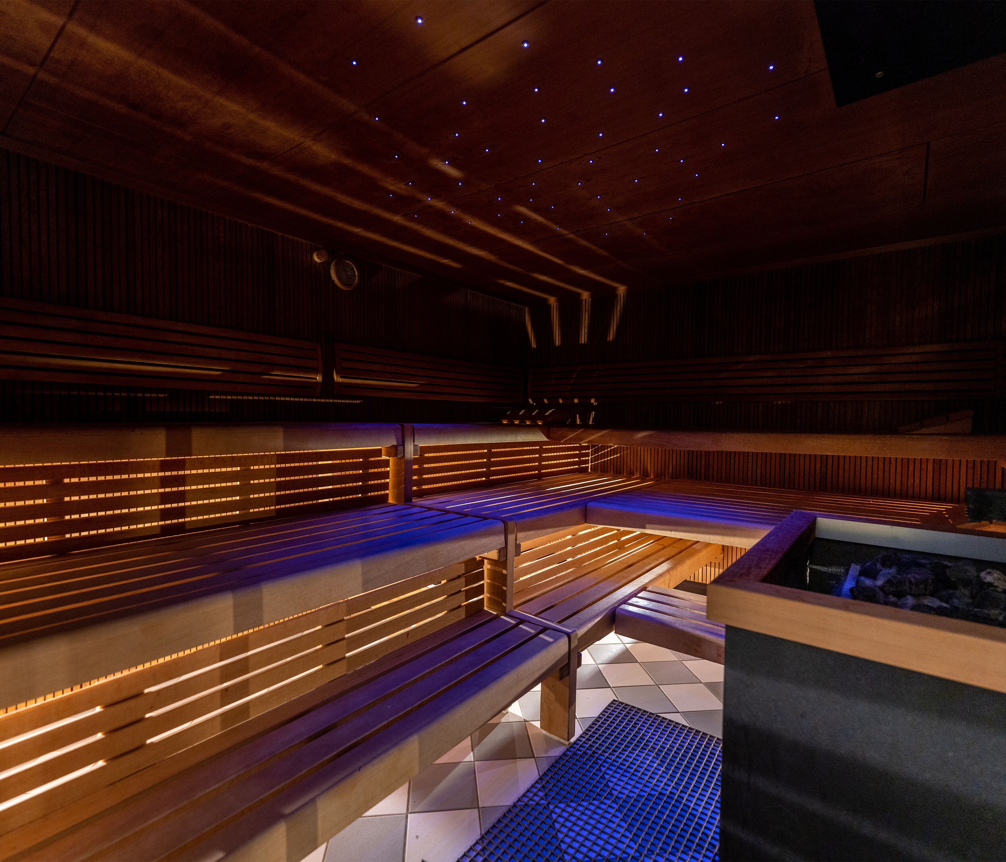 body treatments, hydrotherapy, aromatherapy, hot stone massages