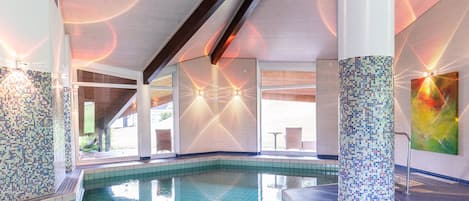 Indoor pool, pool loungers