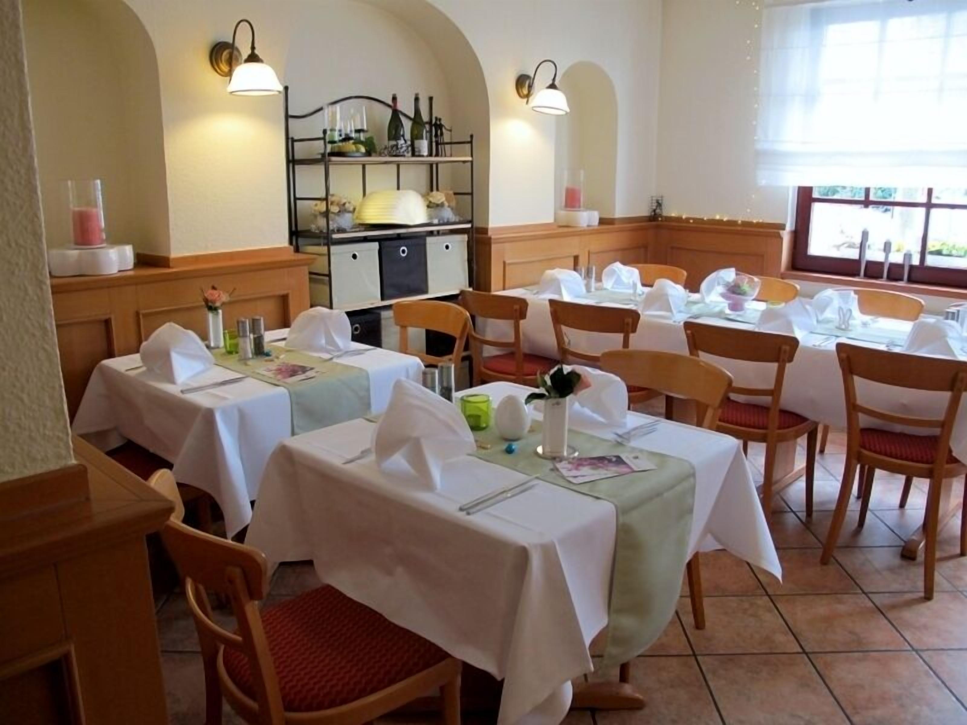 daily full breakfast (eur 7.5 per person)