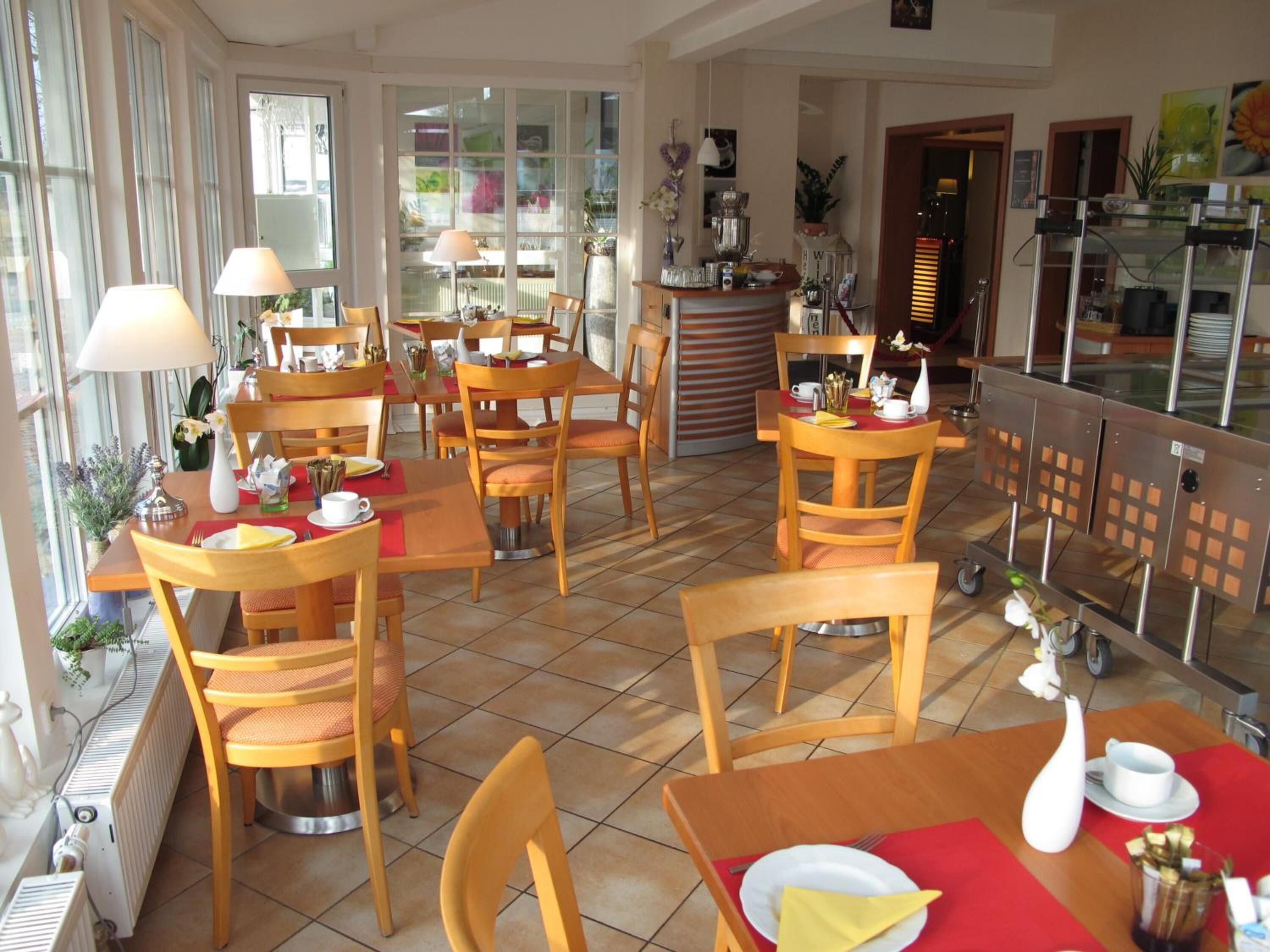 breakfast, lunch and dinner served