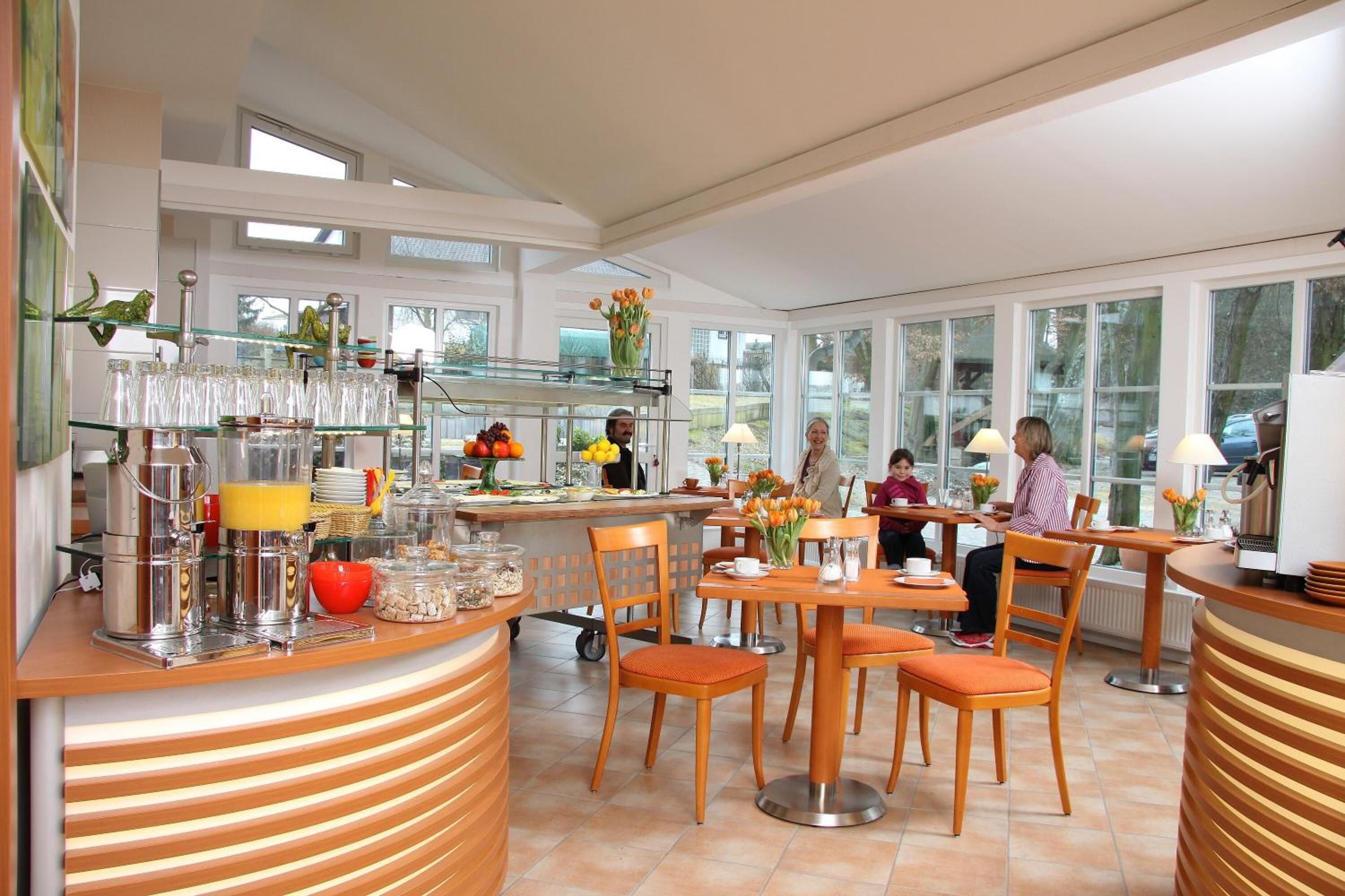 breakfast, lunch and dinner served