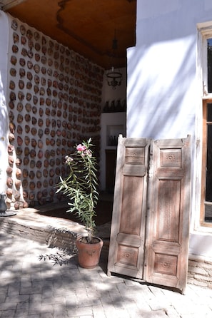 Exterior detail - Hotel Legende (Samarkand)