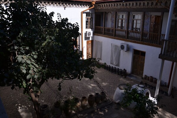 Courtyard - Hotel Legende (Samarkand)