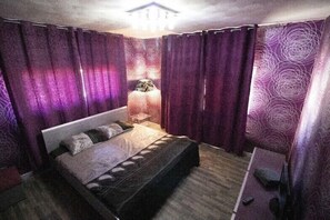 5 bedrooms, premium bedding, individually decorated - Luxe Gastenverblijf Kamerton (Venray)