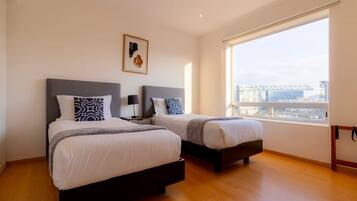 2 bedrooms, in-room safe, desk, iron/ironing board