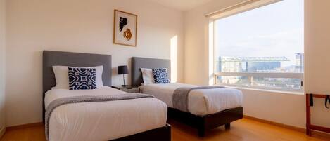 2 bedrooms, in-room safe, desk, iron/ironing board