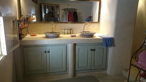 Exclusive House, 3 Bedrooms, Non Smoking | Bathroom