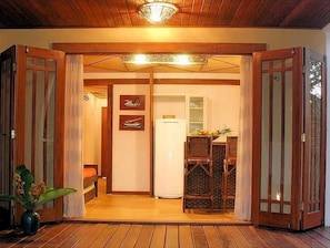 2 bedrooms, WiFi, bed sheets, wheelchair access
