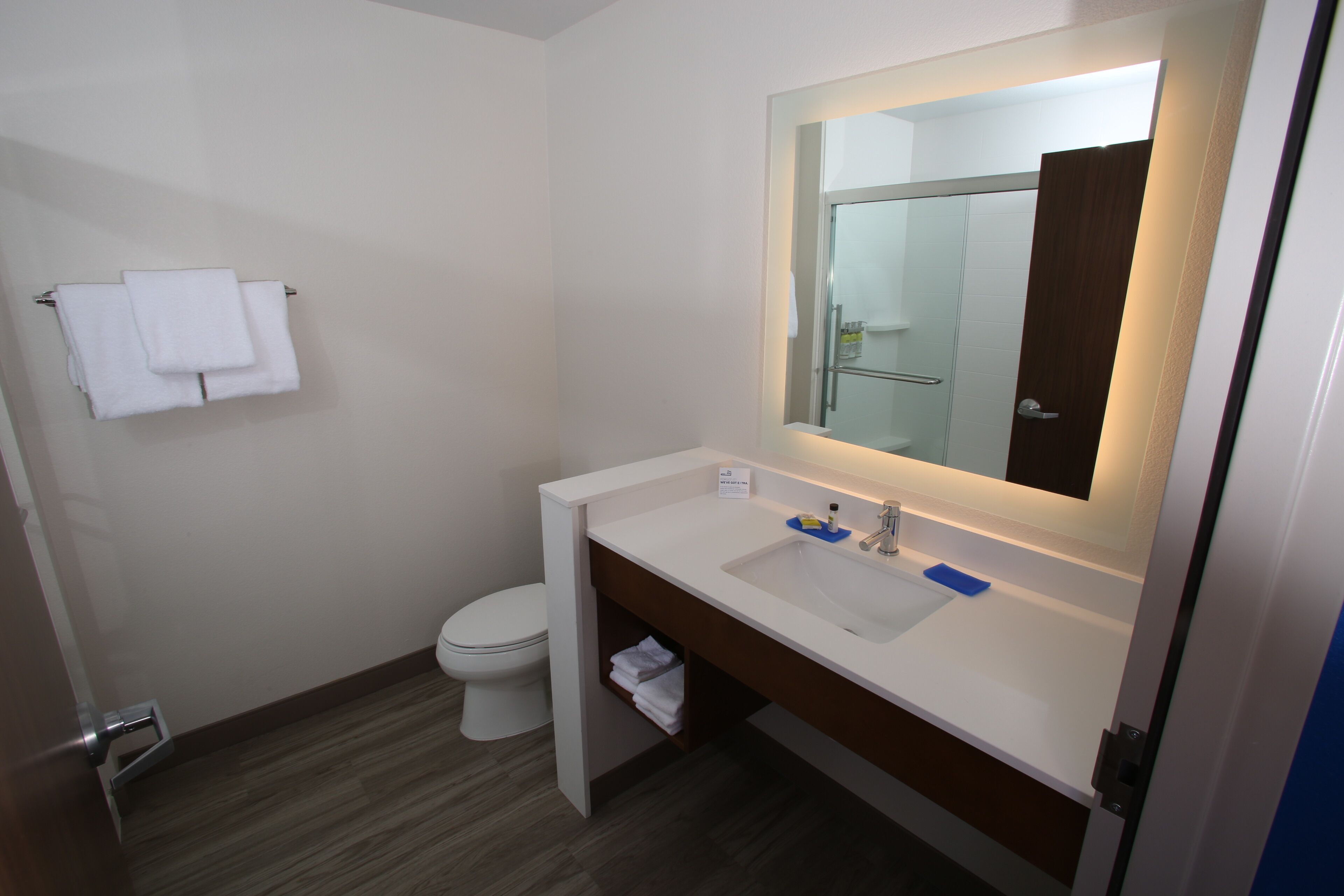 shower, rainfall showerhead, free toiletries, hair dryer