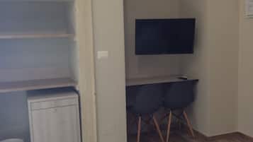 Comfort Quadruple Room, Terrace | Desk, iron/ironing board, free cribs/infant beds, free WiFi