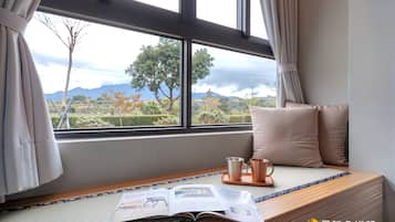 Garden View Double Room | Desk, blackout drapes