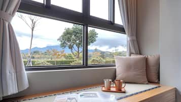 Garden View Double Room | Desk, blackout curtains