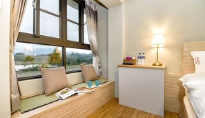 Standard Double Room | Desk, blackout drapes - Beluck (Luye)