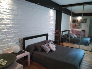 2 Schlafzimmer, Zimmersafe, Bügeleisen/Bügelbrett, Reisekinderbett