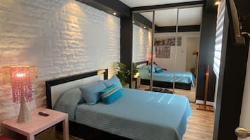 2 bedrooms, in-room safe, iron/ironing board, travel crib
