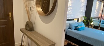 COMFORTABLE APARTMENT WITH WIFI, BETWEEN CITY OF ARTS AND BEACHES