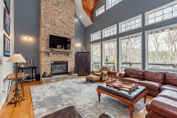 Smart TV, fireplace, DVD player, table football