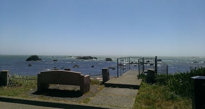 Cabaña costera, a menos de una cuadra de la playa, Crescent City, CA