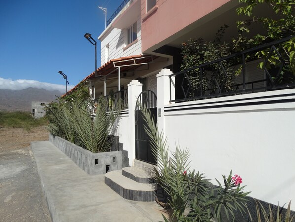 Fachada de la propiedad